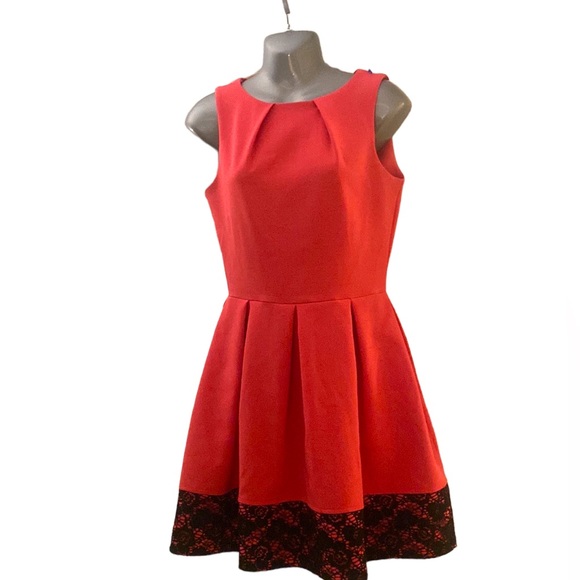 Beautiful hot pink with black lace dress - Picture 2 of 9